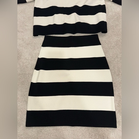 Theory set - Picture 3 of 3